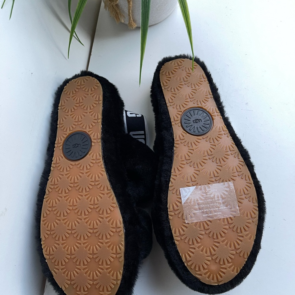 UGG🔴Oh Yeah Black Slippers women’s 9 New - Picture 10 of 10